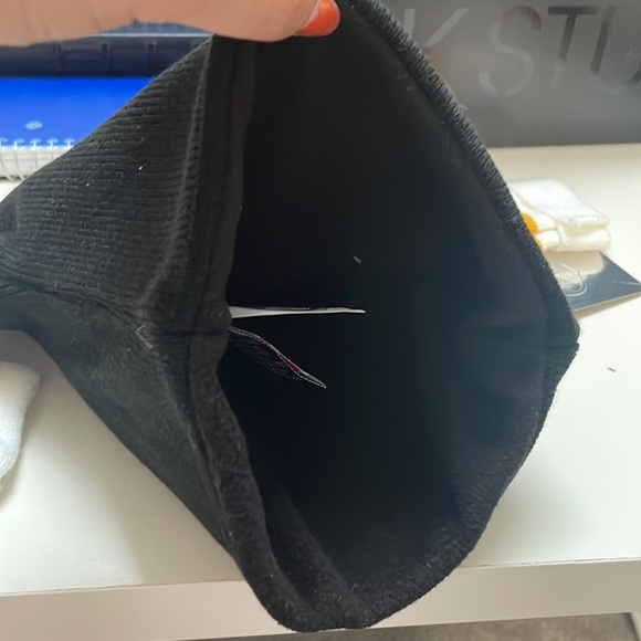 RARE & NWT 🏒NHL Jersey Toque - Boston Bruins (Official NHL) LIMITED EDITION - Picture 9 of 13